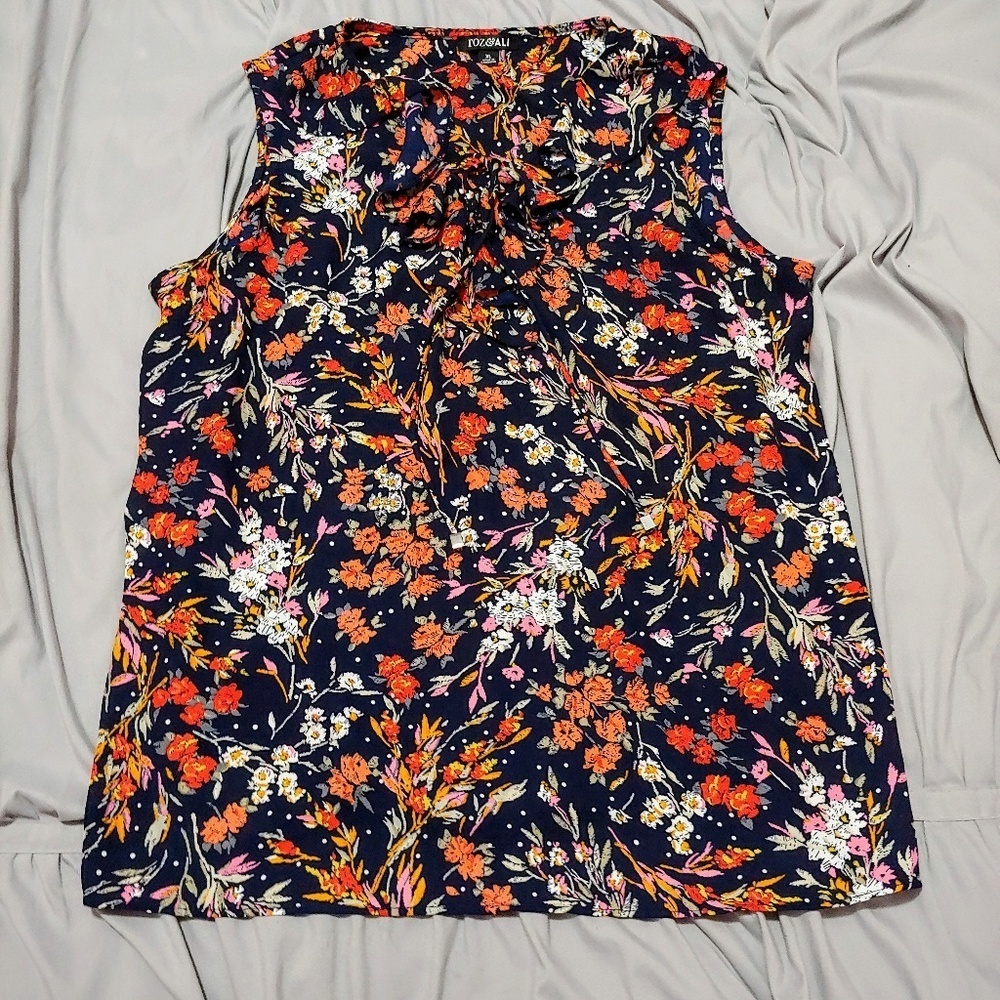 Roz&Ali gently worn floral ruffle tank blouse